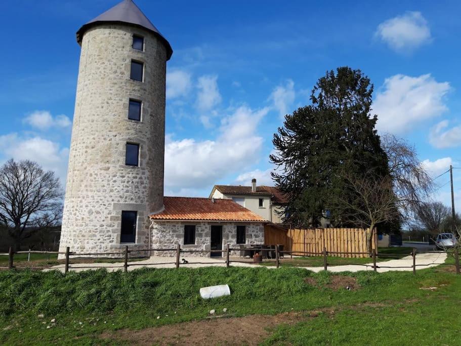 Loue Ancien Moulin A Vent Avec Piscine Et Jacuzzi Villa Neuvy-Bouin Eksteriør bilde